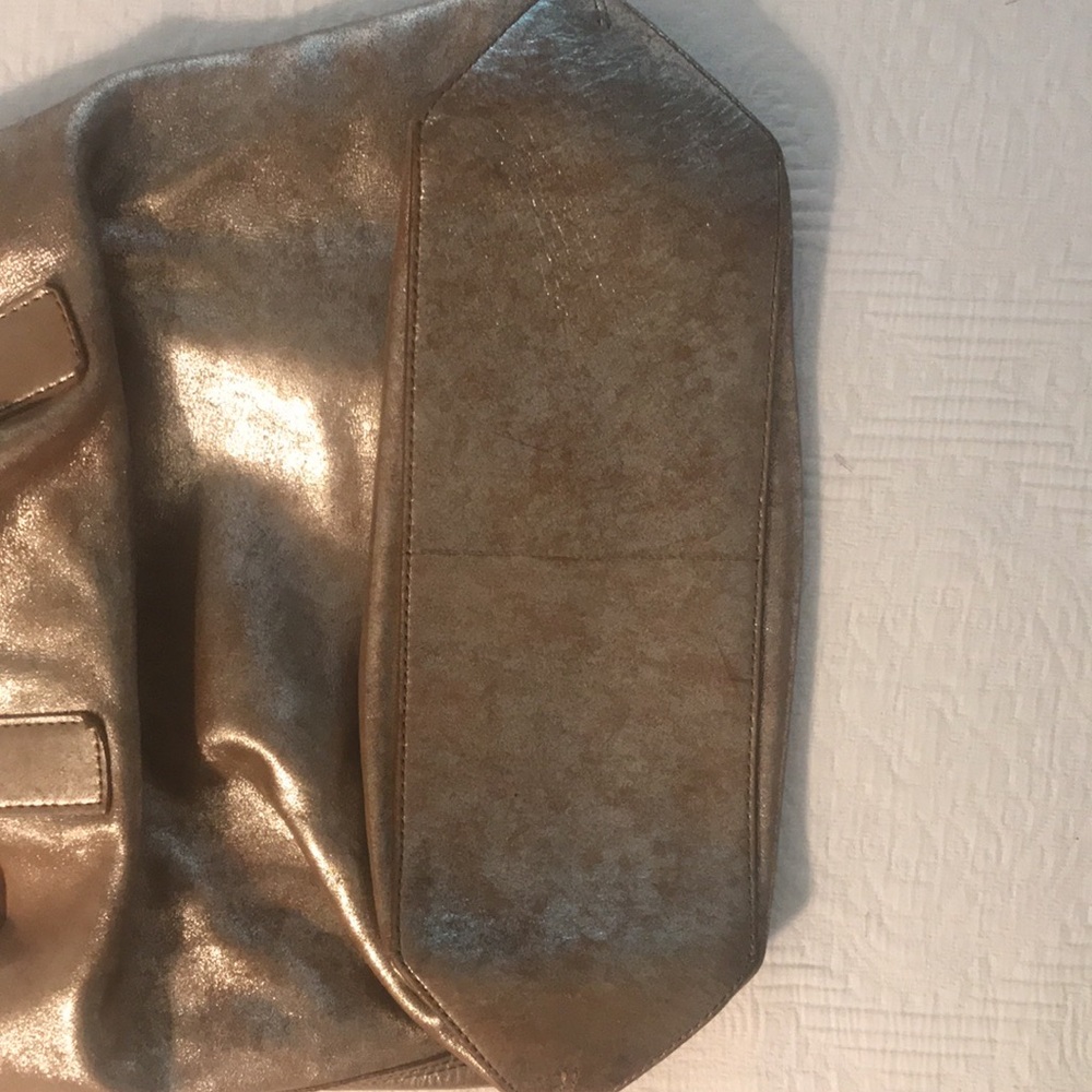 Frye Metallic Rose Gold Leather Tote Bag Purse with Charm - Picture 7 of 13